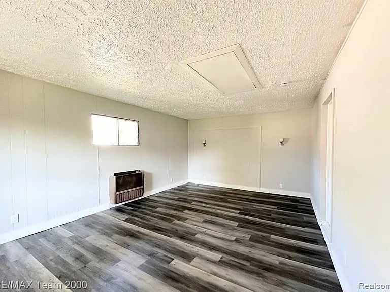 316 Lytle Pl — Photo 8