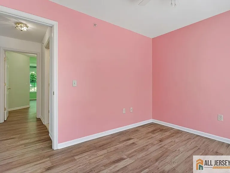 1111 Morning Glory Dr — Photo 28