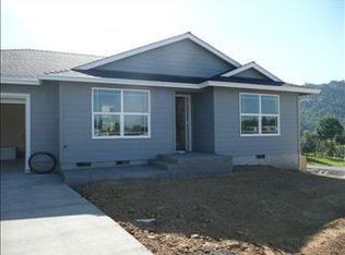 733 SE Brier Ct, Winston, OR 97496