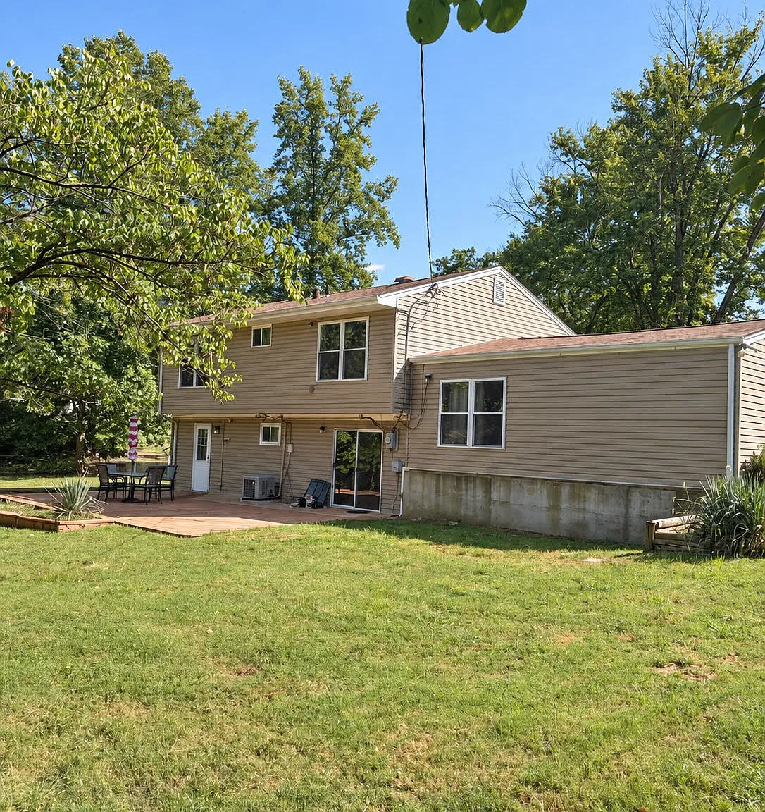 4 bed, 2.5 bath, 1460 sqft, $3,100 — Photo 2