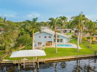 407 Snow Dr, Fort Myers, FL 33919