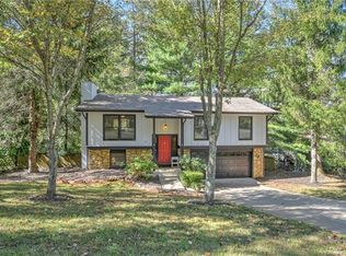 24 Deer Run Dr, Asheville, NC 28803