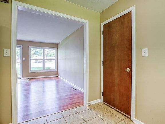 4th image of 5145 Alma St