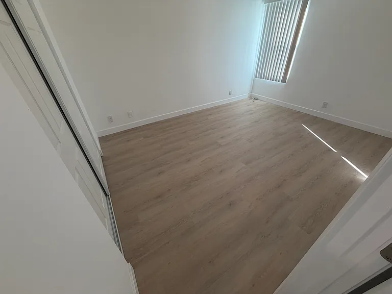 13334 Vanowen St #5 — Photo 10