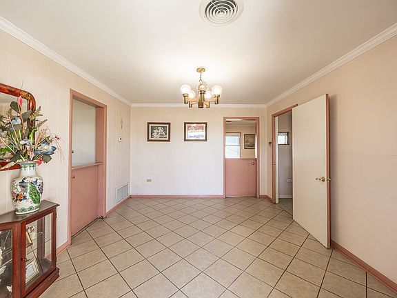3rd image of 107 Verret St