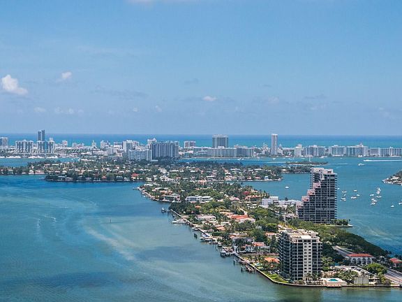 4th image of 1750 N Bayshore Dr APT 5102