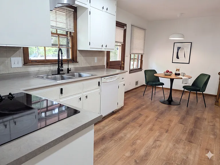 Kitchen with breakfast nook
