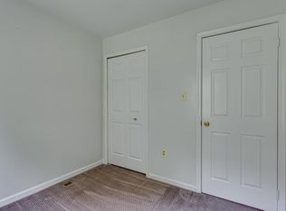 14493 Four Chimney Dr, Centreville, VA 20120