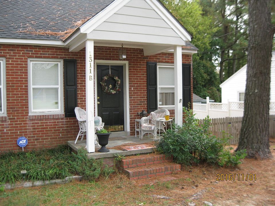Duplex B front porch.