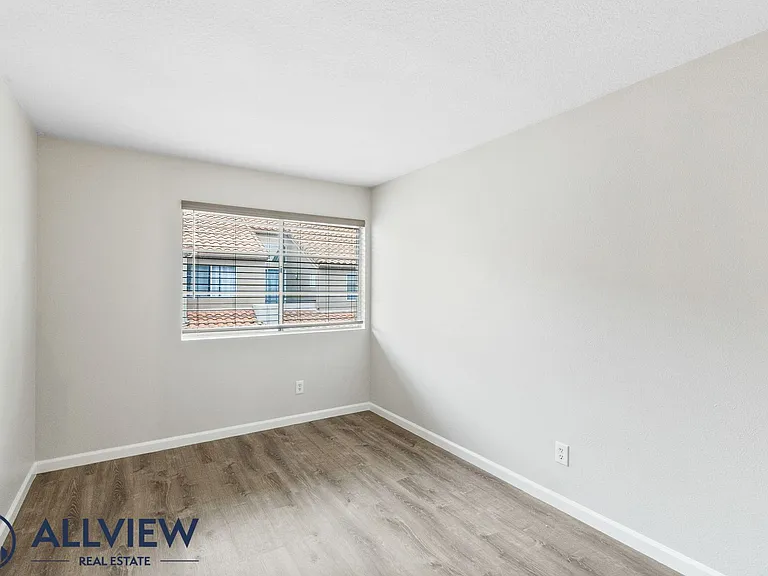 33 Silverwind — Photo 20