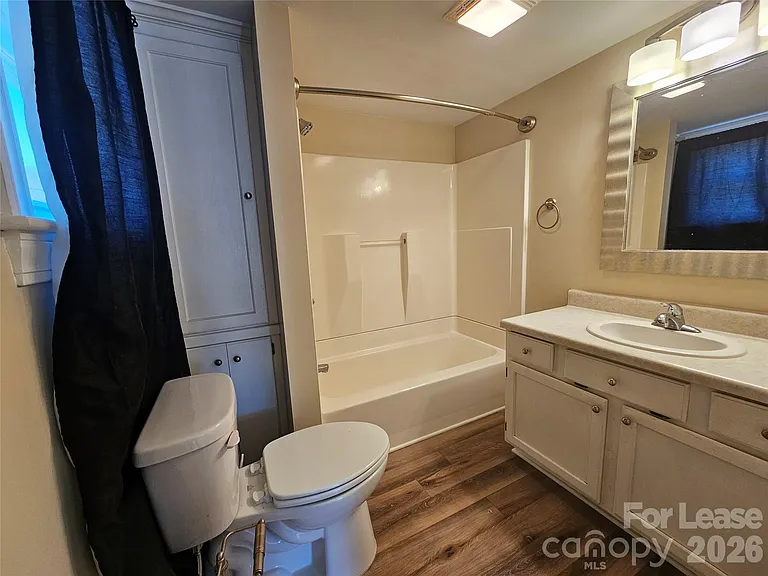 208 W Main St — Photo 19
