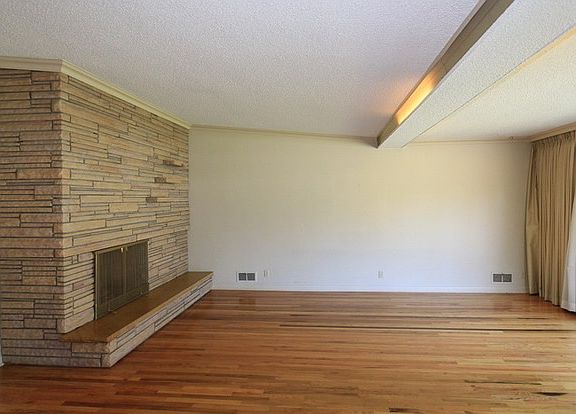 3rd image of 5466 S Woodcrest Dr