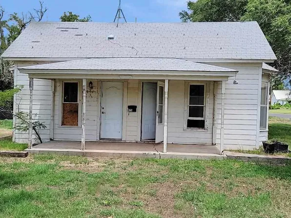 623 10th St, Snyder, OK 73566
