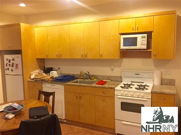 4th image of 205 W 15th St APT 1W