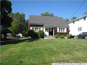 2nd image of 108 Bayview Ave