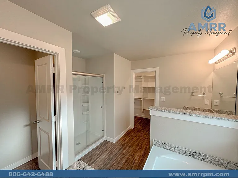 2030 Kenwood Ave — Photo 12