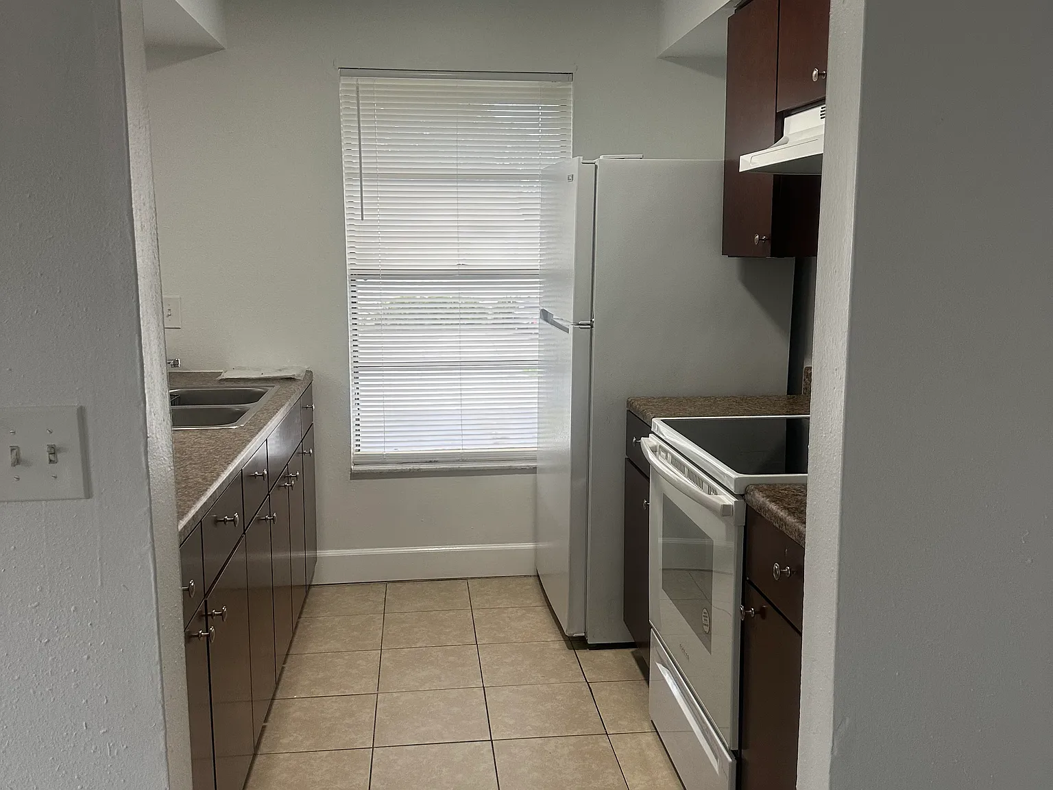 2 bed, 970 sqft, $1,450 — Photo 3