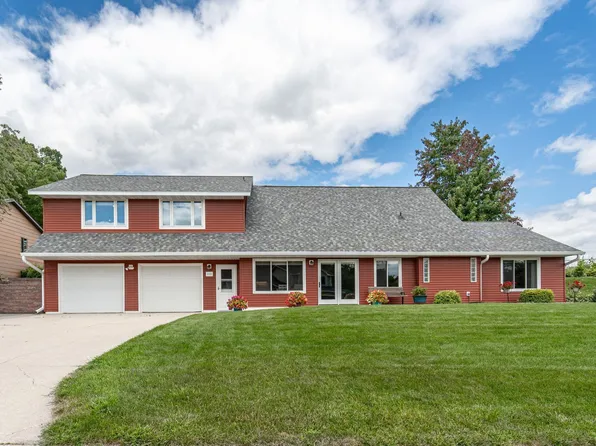 215 6th St NE, Byron, MN 55920