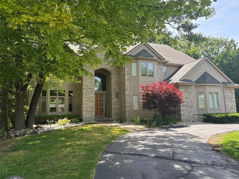 3417 Hidden Oaks Ln