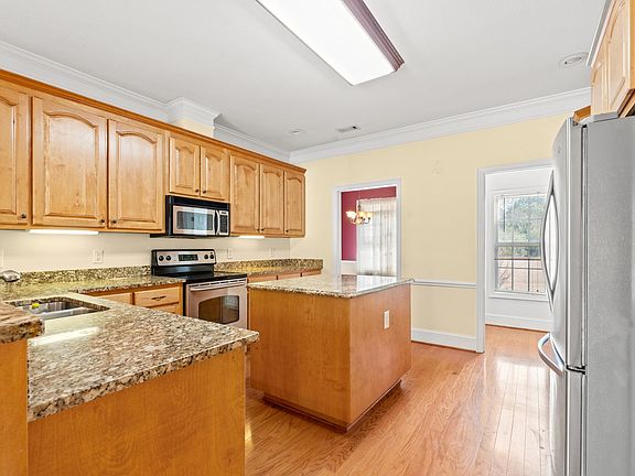 5th image of 226 Cat Tail Bay Dr.