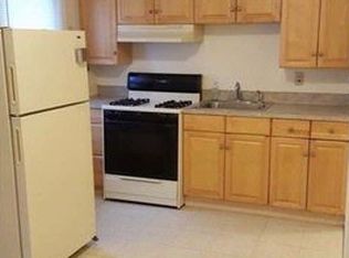 4860 Oceania St, Oakland Gardens, NY 11364