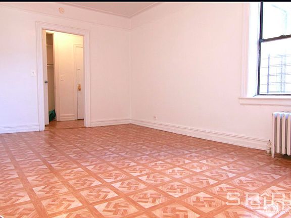 3rd image of 2565 Colden Ave APT 5E