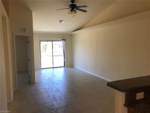 1st image of 1018 SE 24th Ave #1020