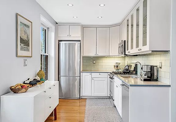 3rd image of 274 Saint Johns Pl APT 2A