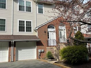 211 Benham Ct, Newark, DE 19711