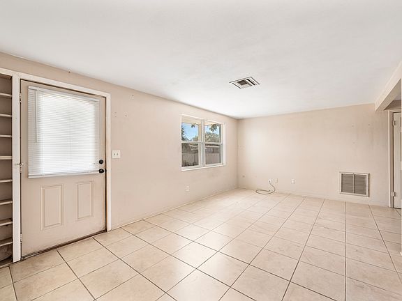 5th image of 4719 Blossom Dr