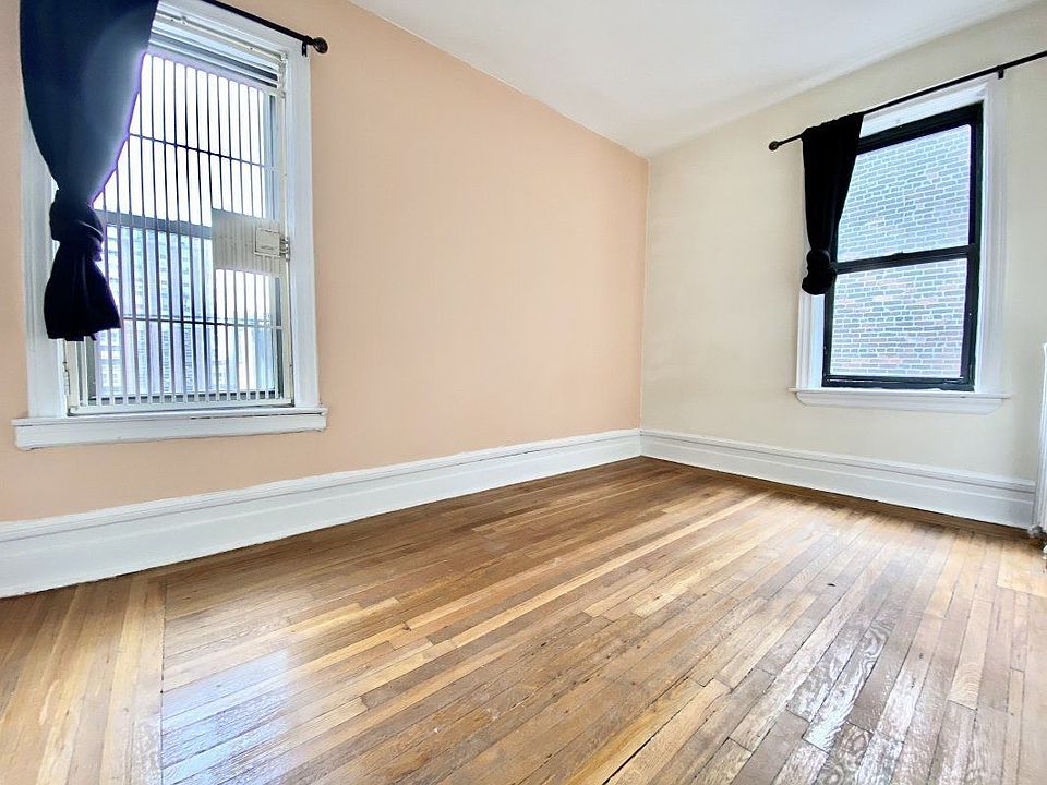 1st image of 160 Claremont Ave #J6