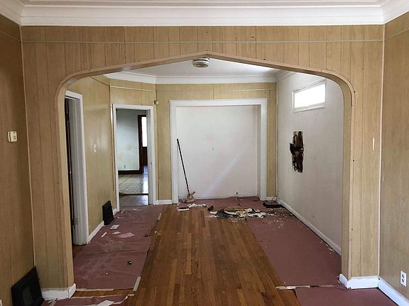 2nd image of 5923 S Hermitage Ave