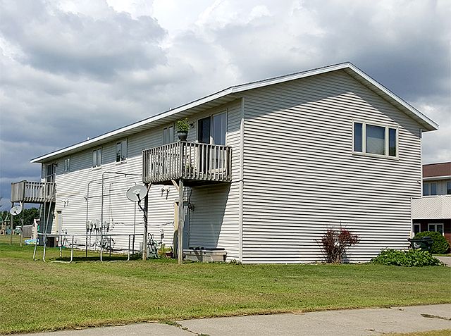 2nd image of 826 Carousel Dr #B