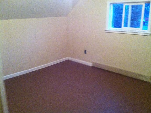4th image of 74 Koester St