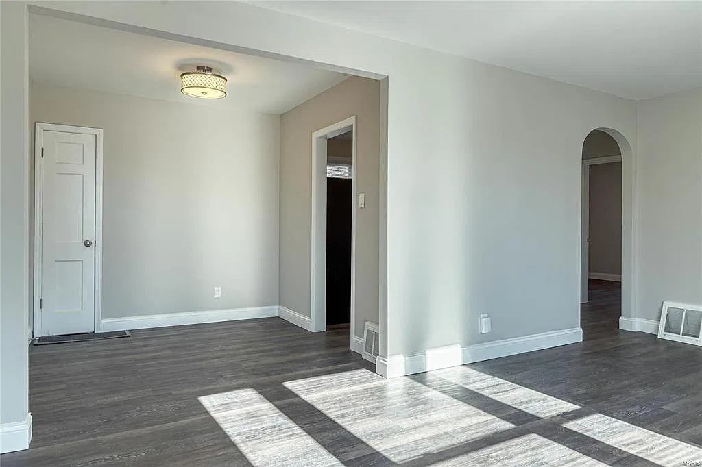 2 bed, 850 sqft, $1,695 — Photo 4