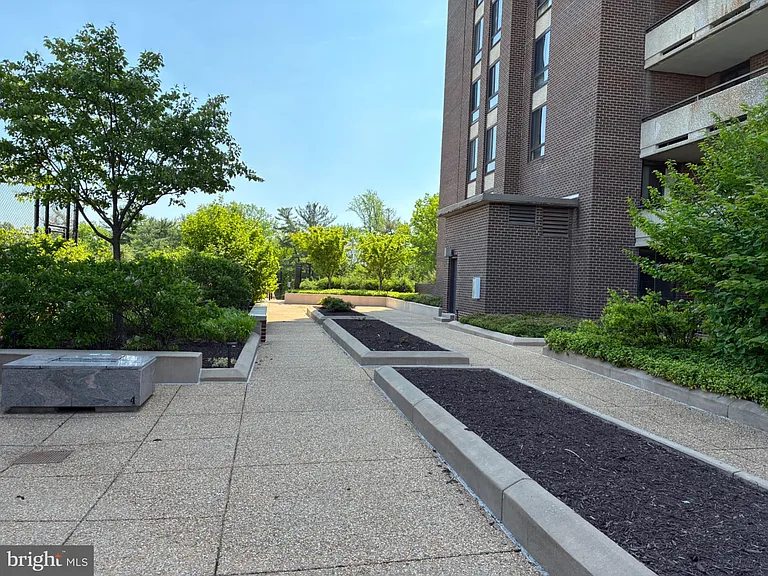 1800 Old Meadow Rd #101 — Photo 11