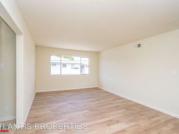 3rd image of 856 Gallatin Dr APT 03