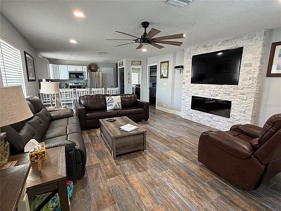 5th image of 5053 N Beach Rd