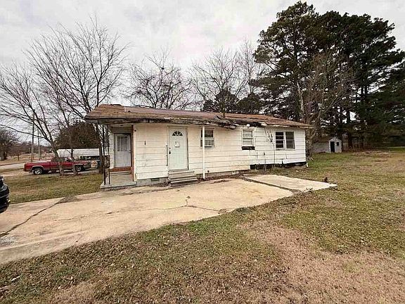 2nd image of 405 E 4th St