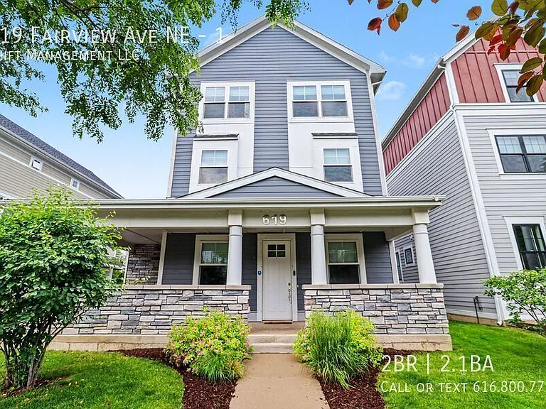 619 Fairview Ave NE #1 — Photo 1