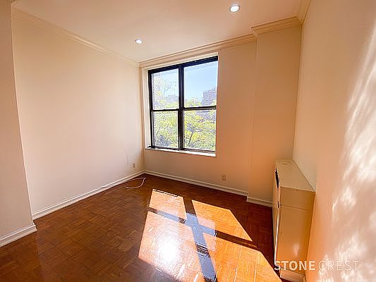 1st image of 304 W 92nd St APT 7D