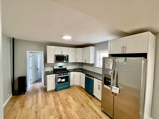 Sold by Compass Realty Central Inc. | media 8