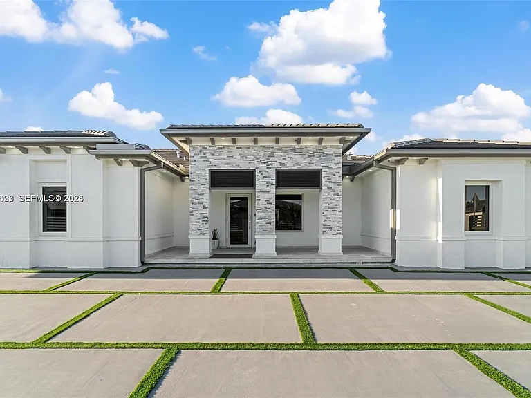 13305 SW 190th Ter — Photo 12