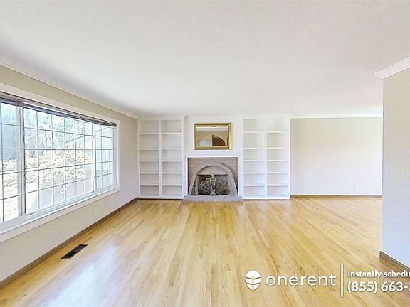 3rd image of 883 Viceroy Way