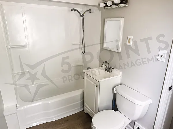 4404 E 175th St — Photo 9