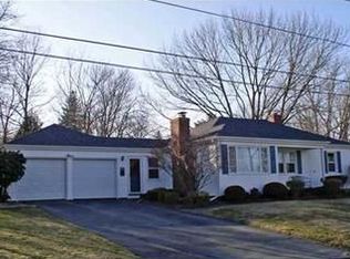 11 Viking Dr, Bristol, RI 02809