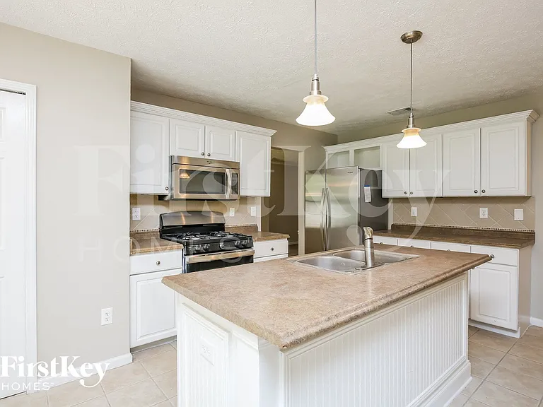1577 Pinebreeze Dr — Photo 6