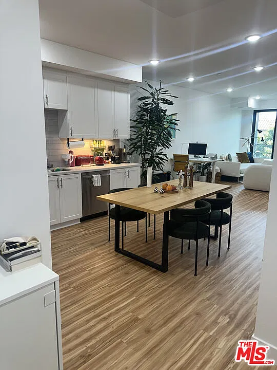 1 bed, 1.0 bath, 840 sqft, $3,600 — Photo 3