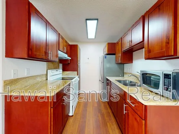 94-1036 Paha Pl APT R8, Waipahu, HI 96797