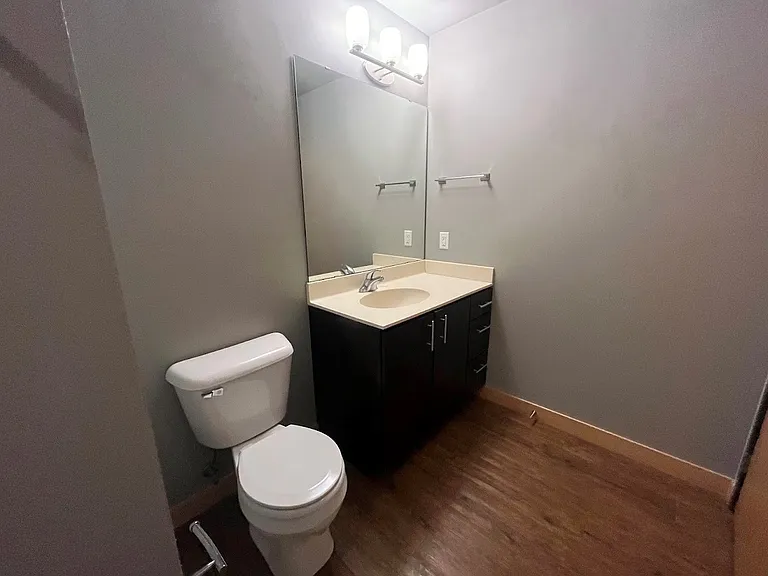 222 State St — Photo 16